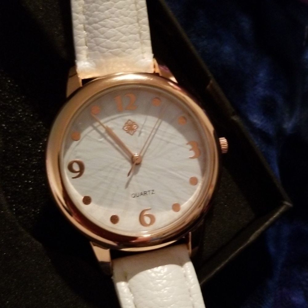 💖2 Watches💖 - Picture 4 of 8